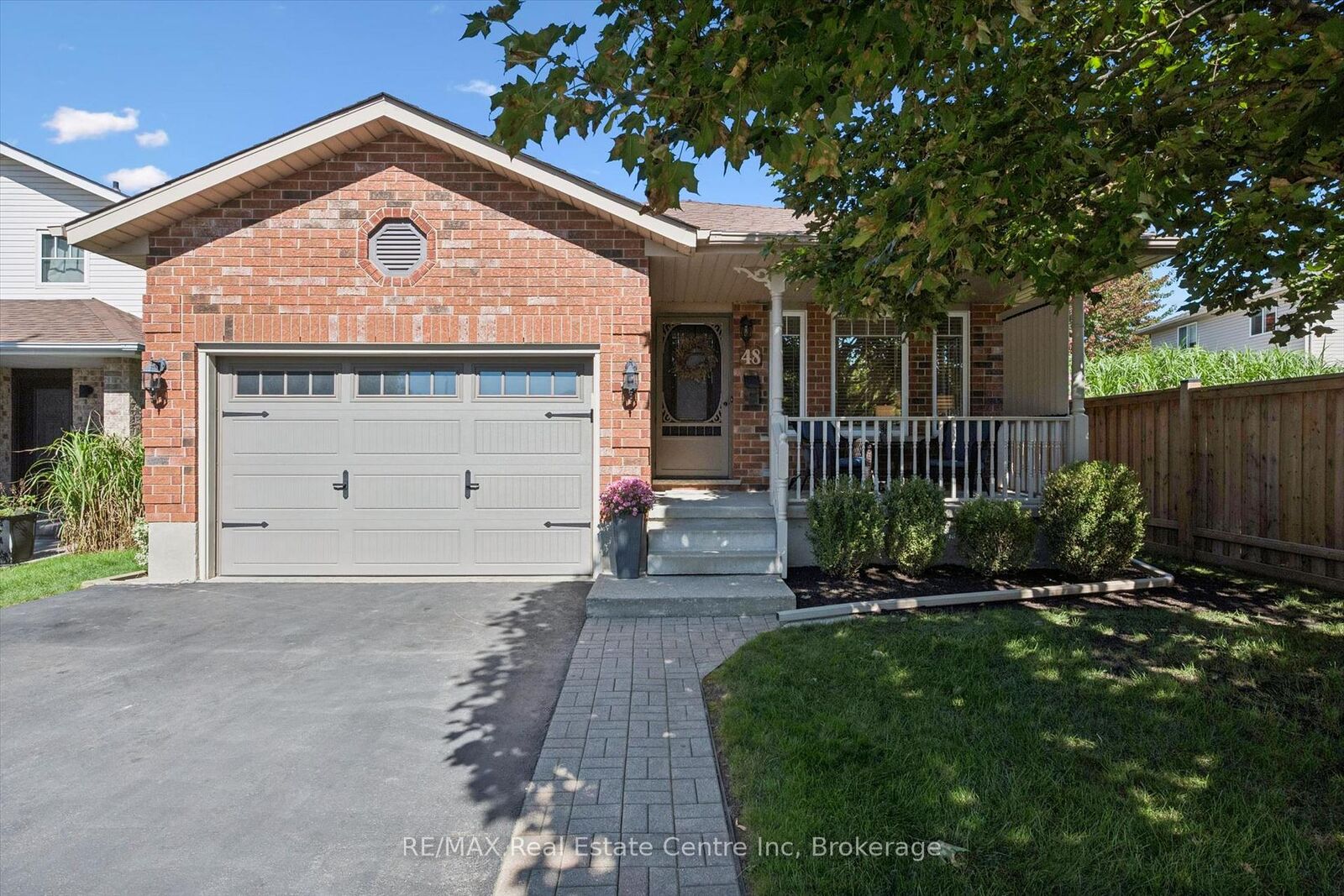 Property Photo:  48 Abbeywood Crescent  ON N1K 1V2 