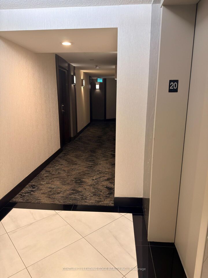 Property Photo:  3888 Duke Of York Boulevard 2019  ON L5B 4P5 