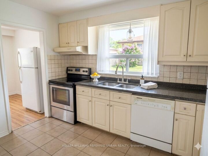 Property Photo:  47 Crosland Drive  ON M1R 4M9 