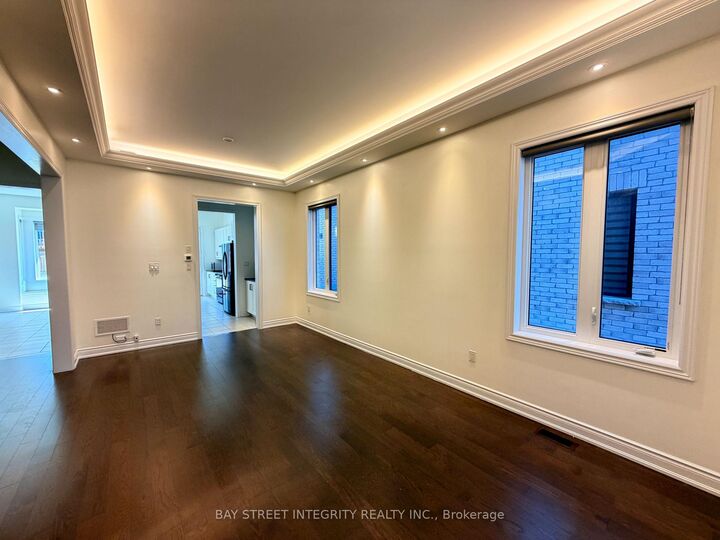 Property Photo:  61 Cannes Avenue  ON L4H 4P8 