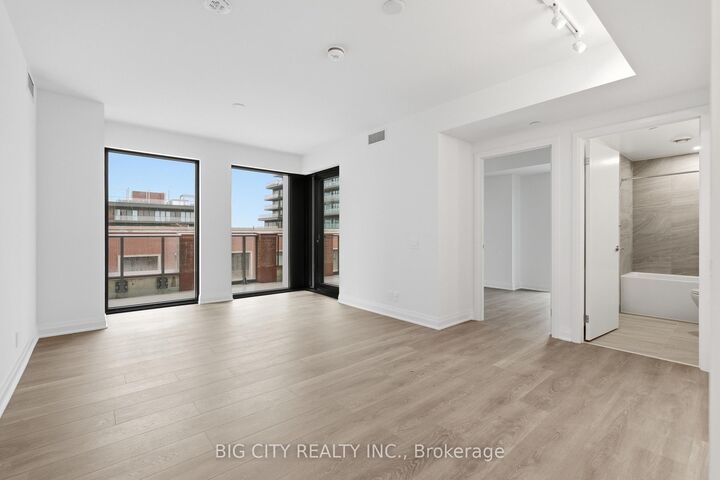 Property Photo: 25 Frederick Todd Way 707 ON M4G 0C9