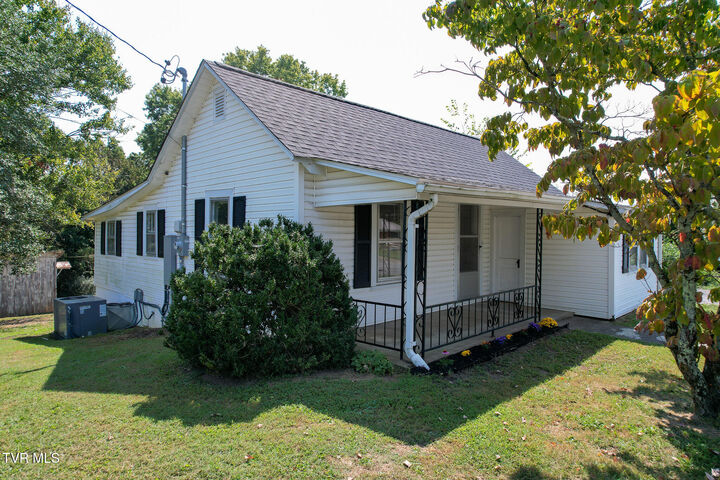 Property Photo:  113 West Barton Ridge Road  TN 37743 
