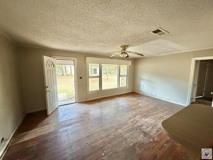 Property Photo: 7074 US Hwy 59 S TX 75501