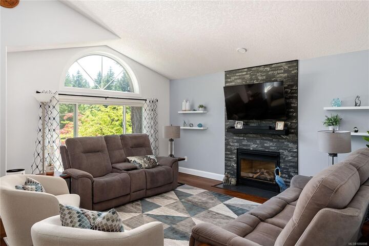 Property Photo:  222 Ashley Pl  BC V9B 5V5 