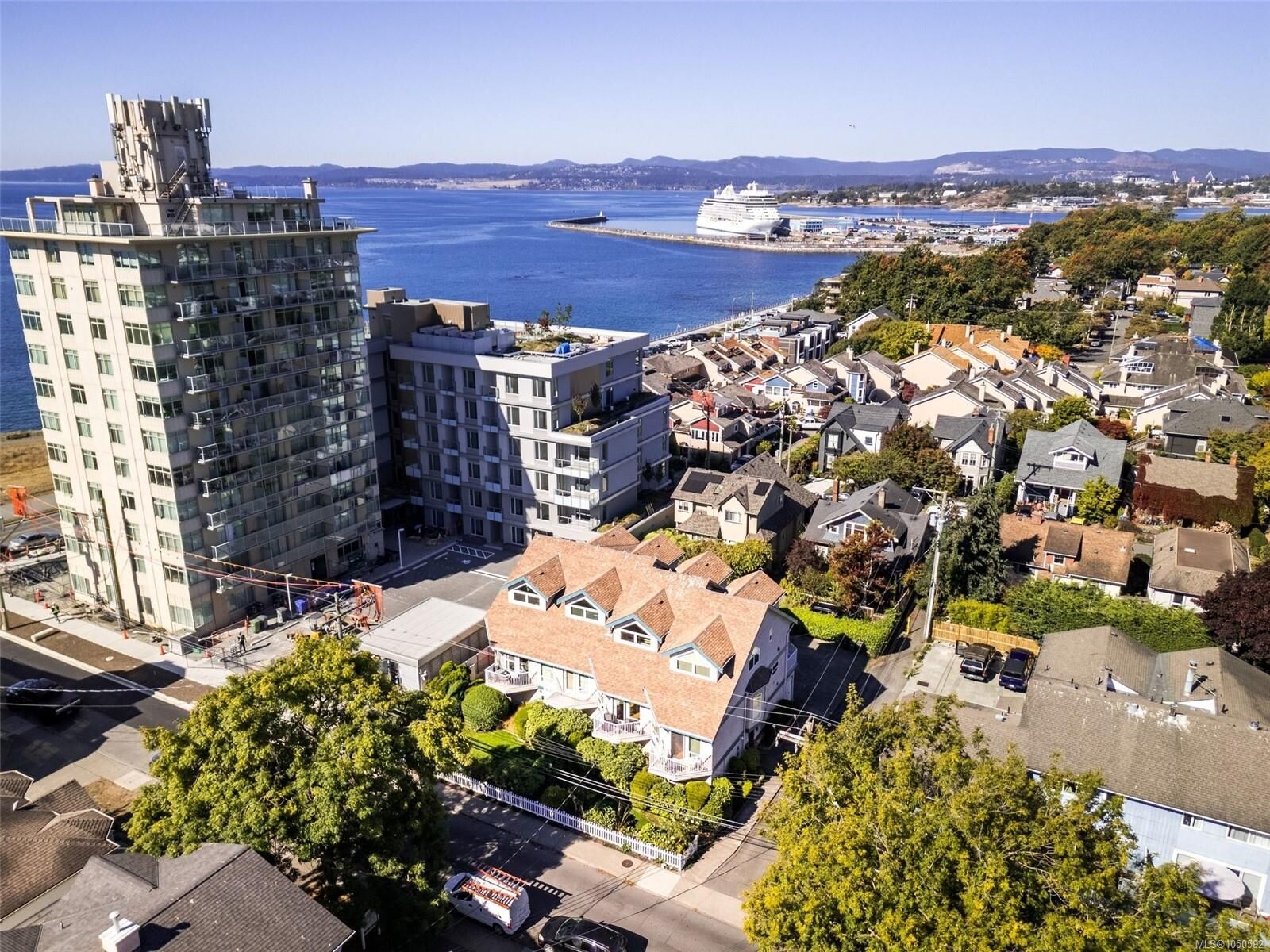 Property Photo:  20 Menzies St #2  BC V8V 2G2 