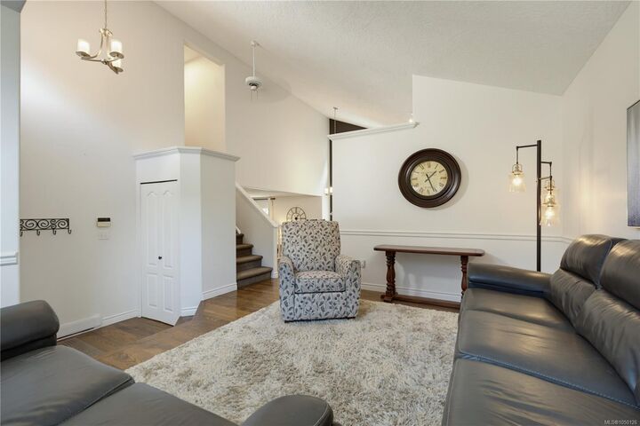 Property Photo:  836 Glengarry Cres  BC V9R 6P3 