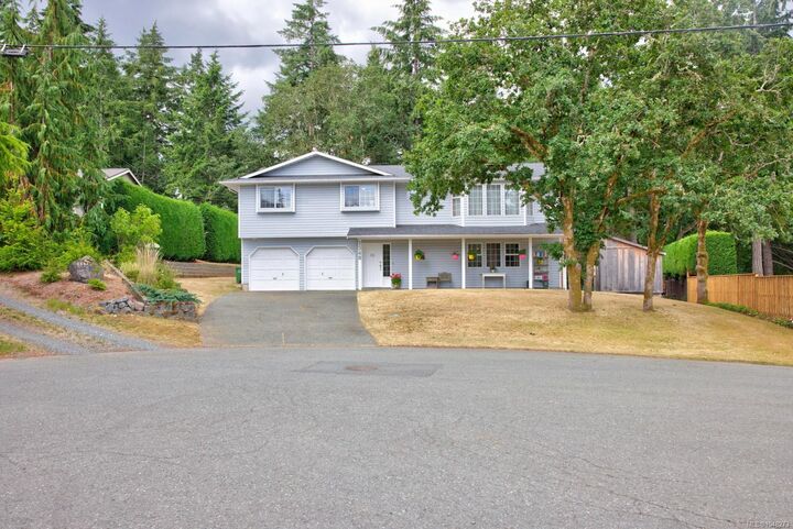 Property Photo:  1348 Oakwood Pl  BC V9L 5R3 