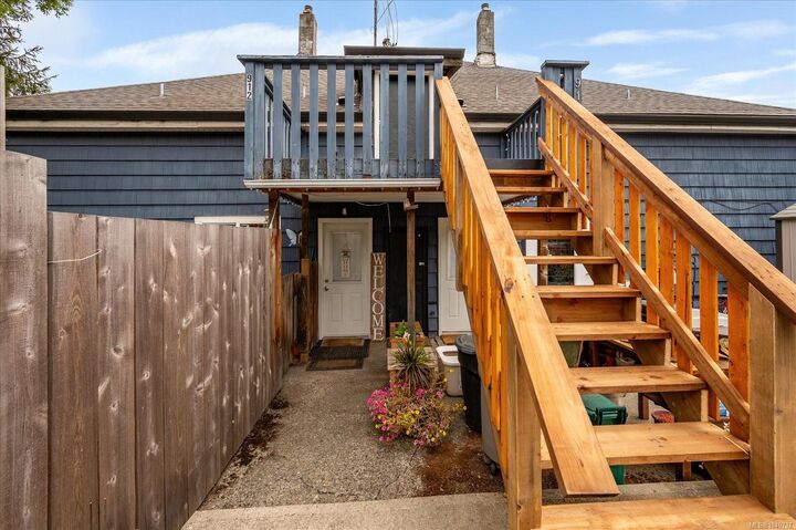 Property Photo: 910 Esplanade Ave BC V9G 1A0