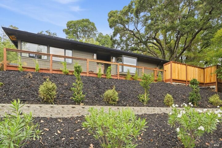 Property Photo: 2 Baytree Lane CA 94960