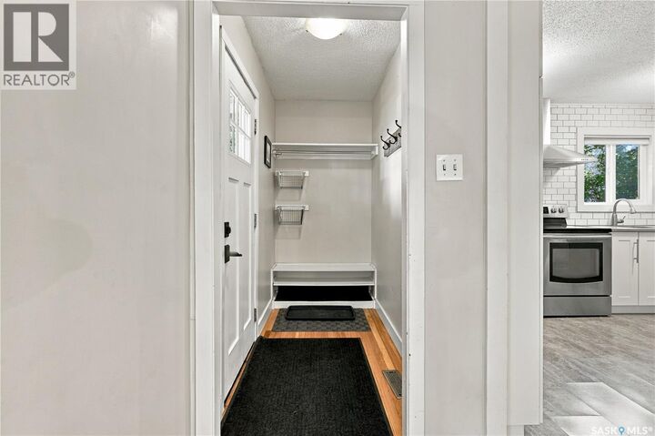 Property Photo: 221 Elm Street SK S7J 0G8