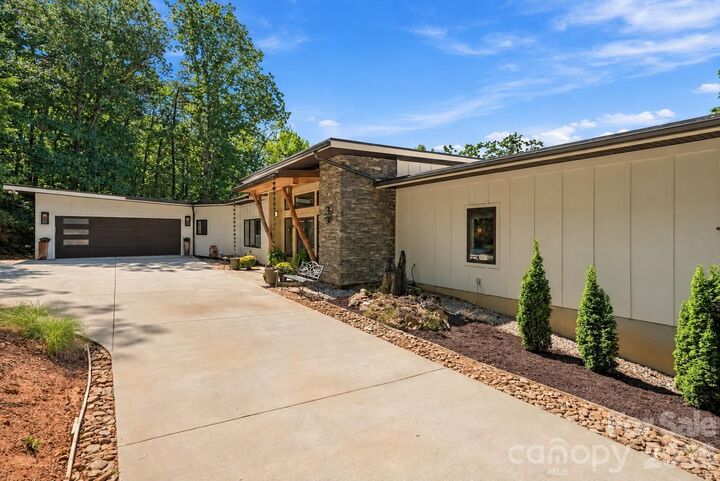 Property Photo: 1133 Altamont Road SC 29609