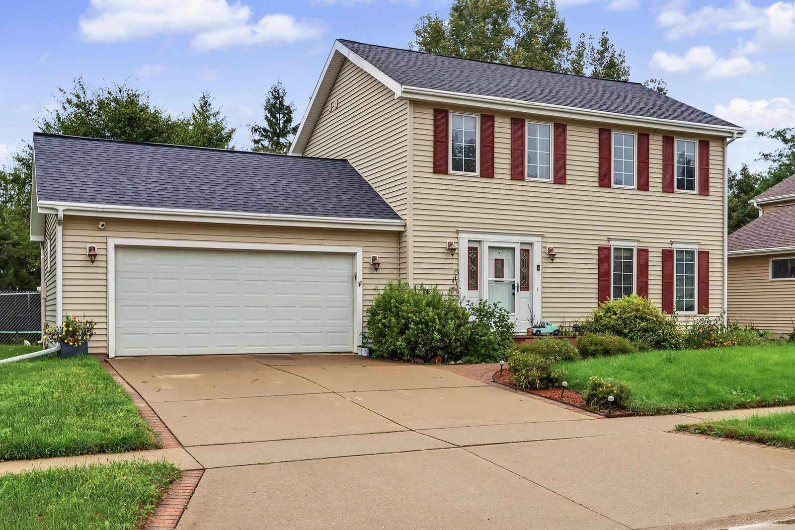 Property Photo:  5023 Kansas Drive  IA 50014 