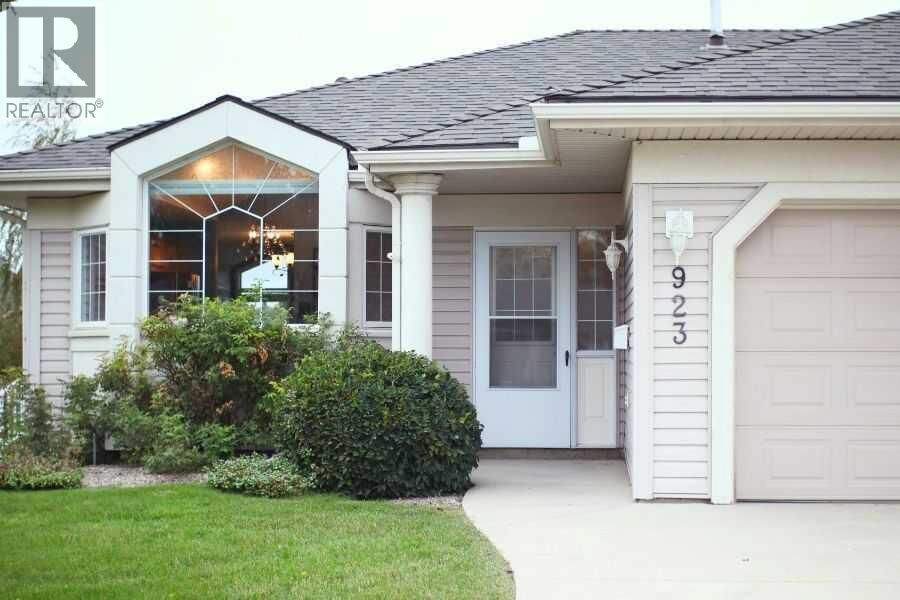 Property Photo:  923 Nativity Bay  AB T1X 1R1 