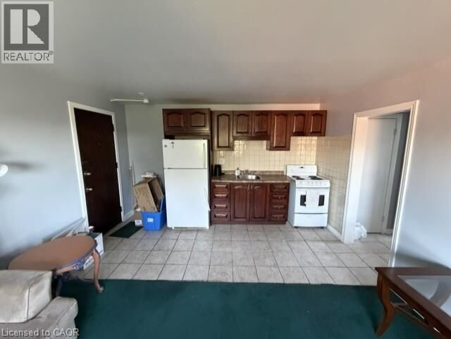Property Photo:  1759 King Street East 32  ON L8K 1V6 