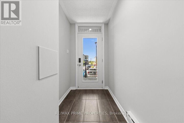 Property Photo:  657 Makwa Private 107  ON K1K 0P4 