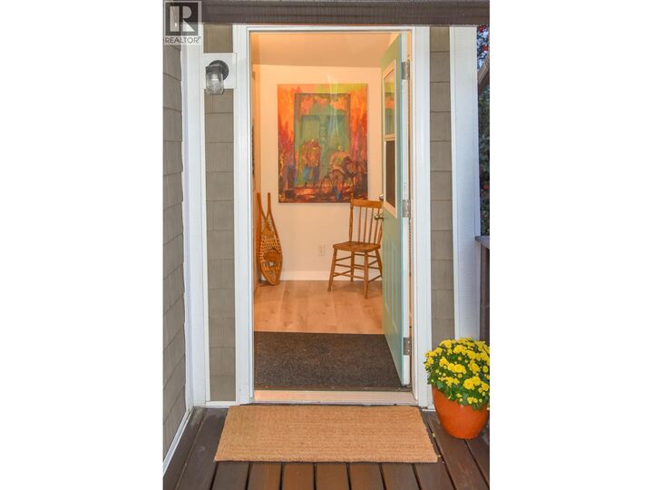 Property Photo:  4434 Greig Avenue  BC V8G 1M3 