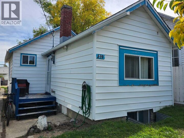 Property Photo: 590 2 Street Southwest AB T0J 0Y6