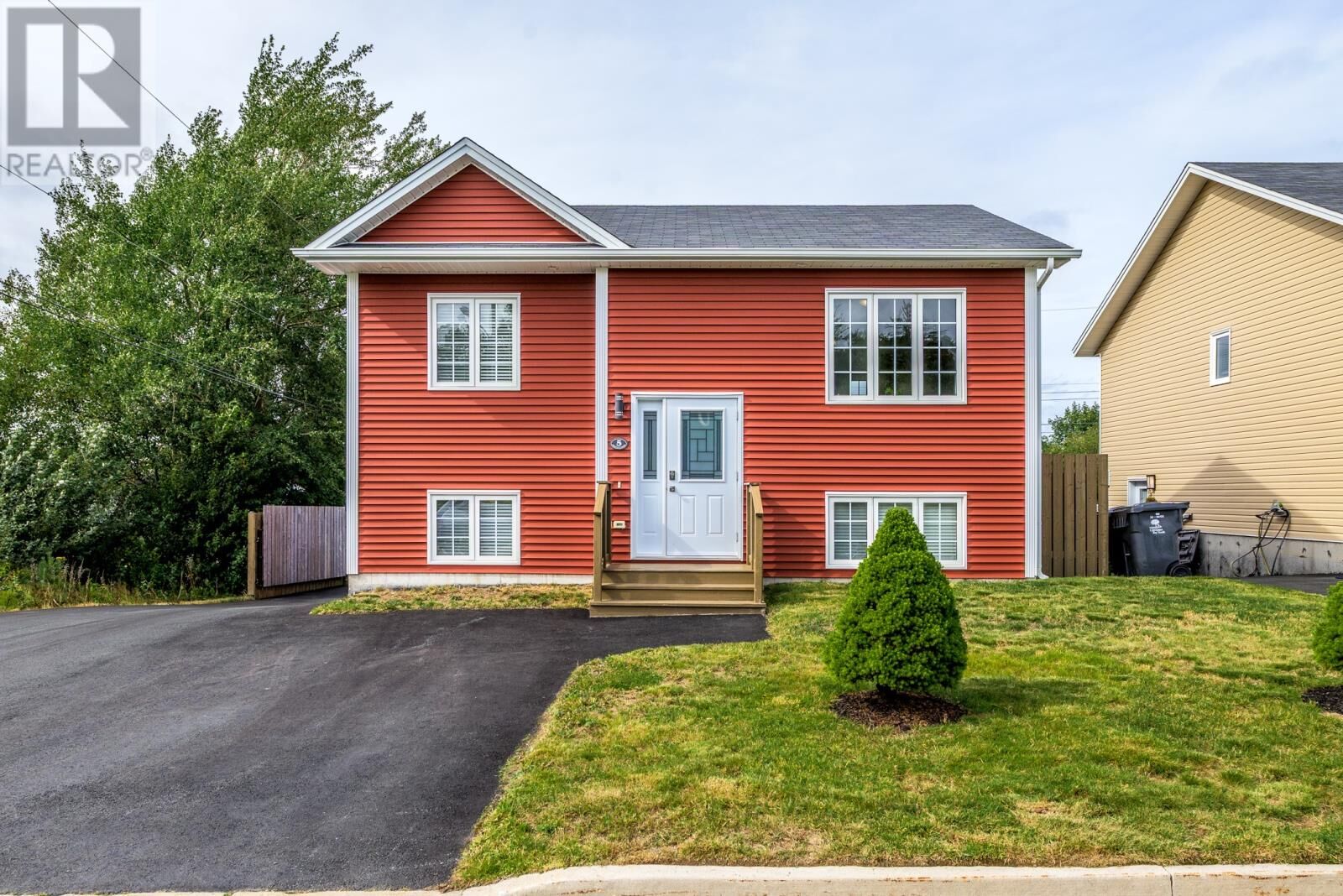 Property Photo:  5 Chatwood Crescent  NL A1X 0B1 