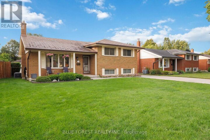 Property Photo:  1260 Victoria Drive  ON N5Y 4E4 