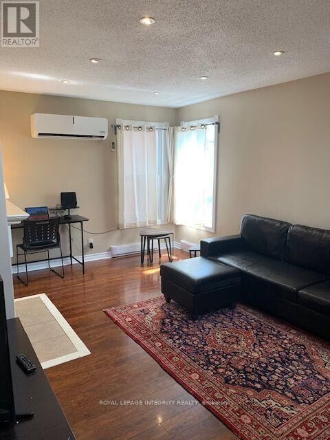 Property Photo:  48 Bolton Street 48  ON K1N 1K7 