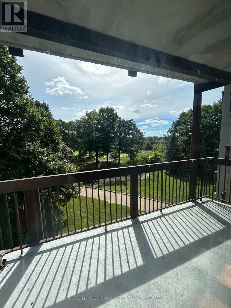 Property Photo:  66 Greenview Drive 402  ON K7M 7C5 