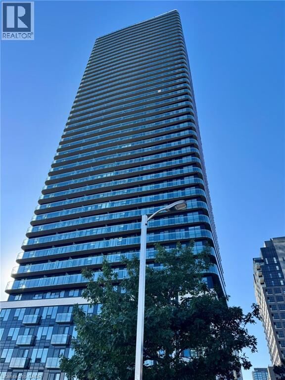 Property Photo:  30 South Francis Street South 1405  ON N2G 0B5 
