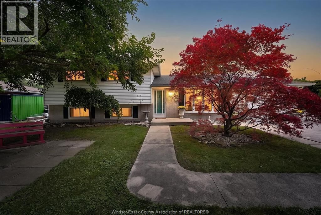 Property Photo:  268 Broadway Street  ON N8L 0L5 