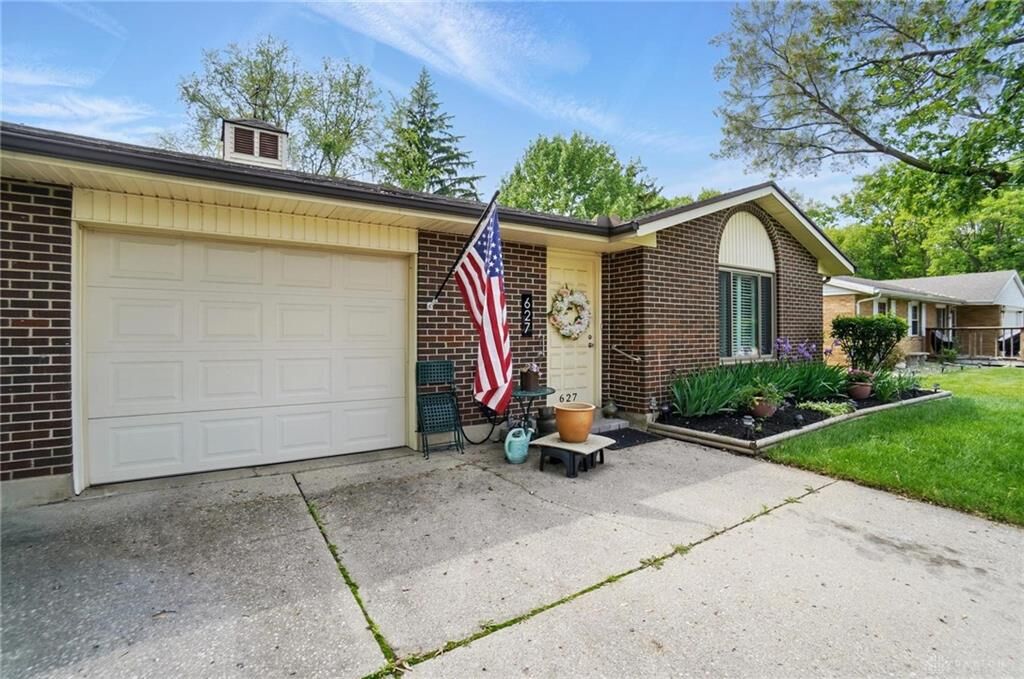 Property Photo: 625-627 Bellaire Drive 627 OH 45417