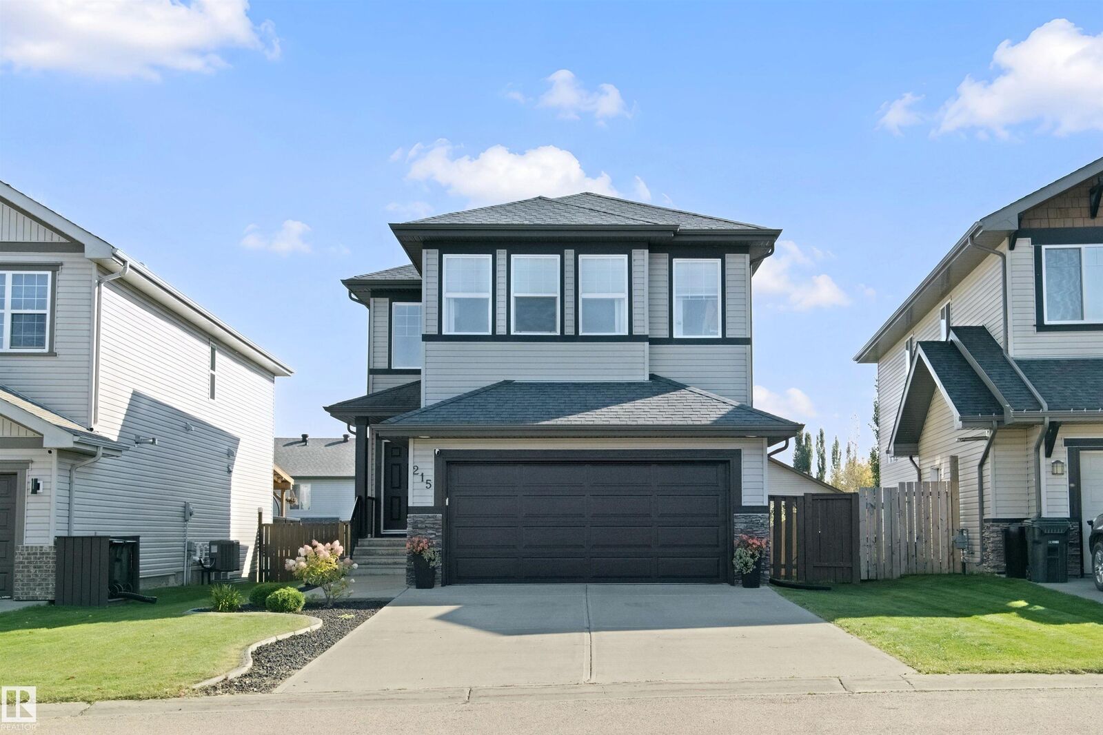 Property Photo:  215 Henderson Link  AB T7X 0C7 