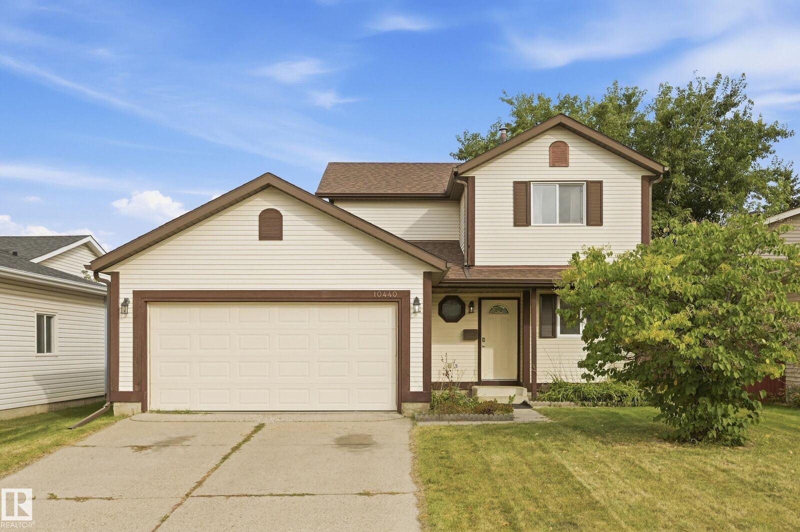 Property Photo:  10440 16 Avenue NW  AB T6J 5N8 