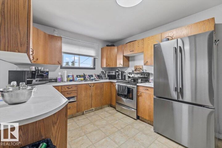 Property Photo:  10304 162 Street NW  AB T5P 3M2 