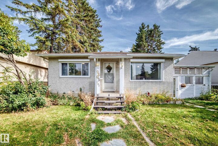 Property Photo:  9605 157 Street NW  AB T5P 2T1 
