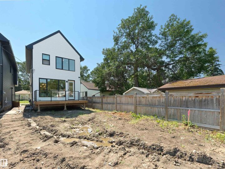 Property Photo:  8136 77 Avenue NW  AB T6C 0L2 