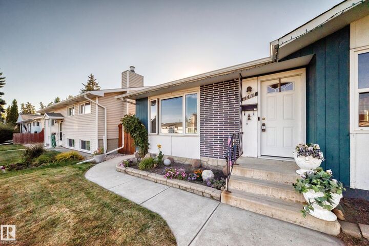 Property Photo:  9828 164 Street NW  AB T5P 3P9 