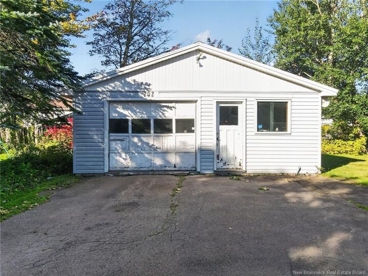 Property Photo:  202 McKenzie Avenue  NB E1C 7Z4 