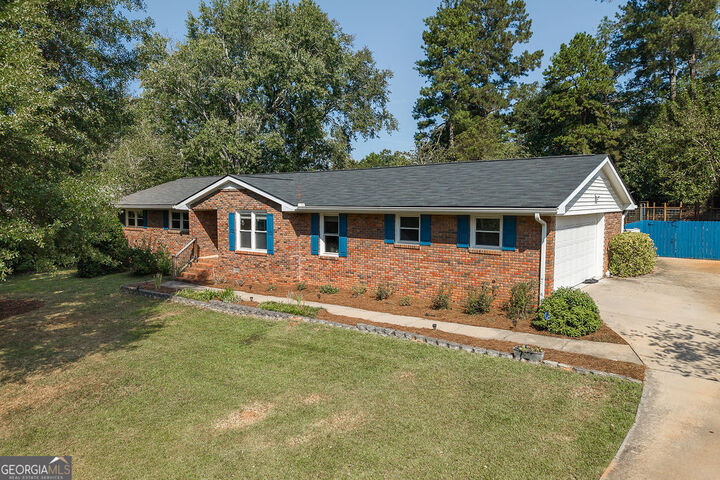 Property Photo: 525 Cedar Creek Drive GA 30605