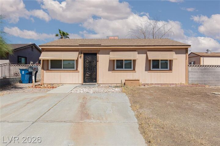 Property Photo: 5574 Northridge Lane NV 89122