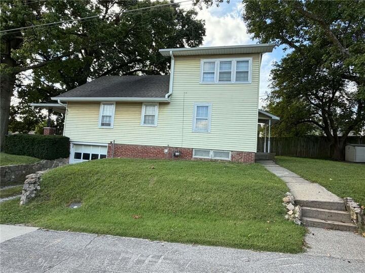 Property Photo: 1813 Clifford Street MO 64505