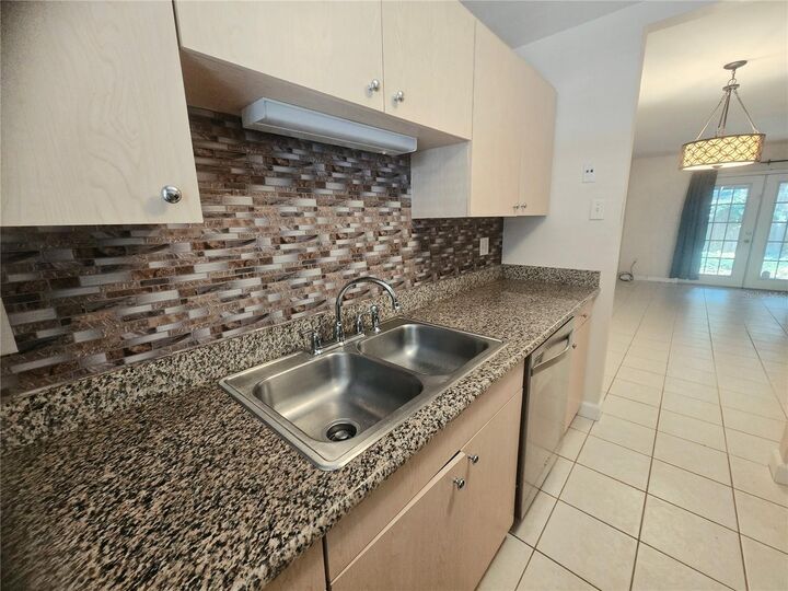 Property Photo: 3935 SW 26th Terrace B FL 32608