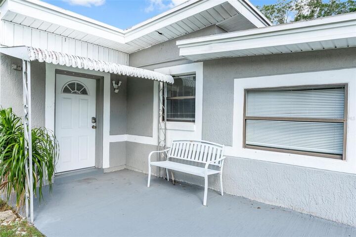 Property Photo: 11513 Churchill Street FL 32817