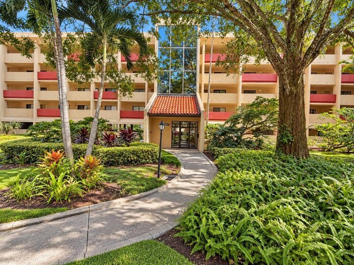 Property Photo:  3062 Eastland Boulevard 115  FL 33761 