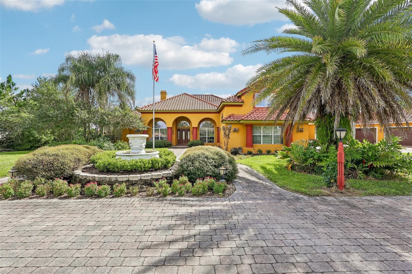 Property Photo:  32736 Wolfs Trail  FL 32776 