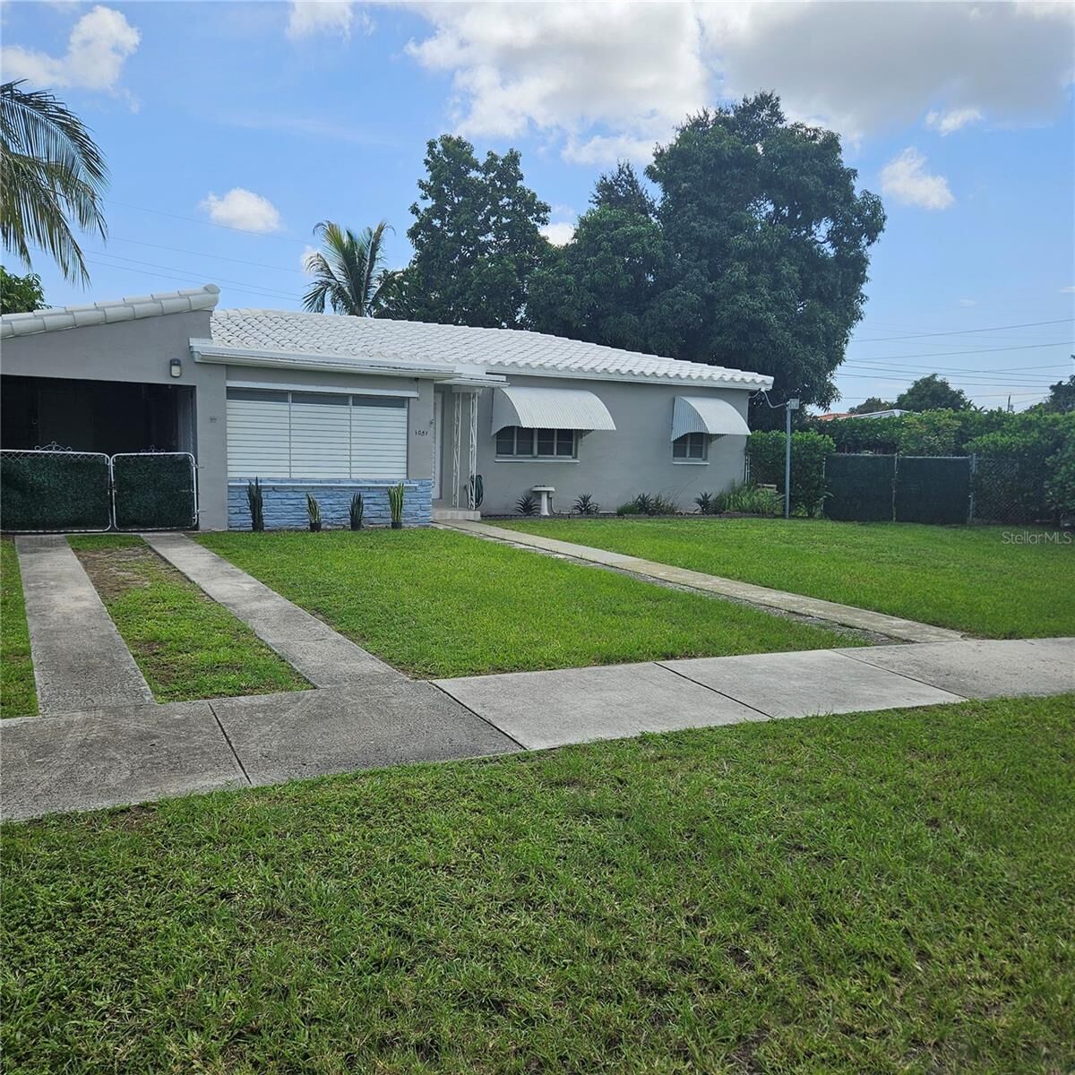 Property Photo: 1051 SW 72nd Court FL 33144