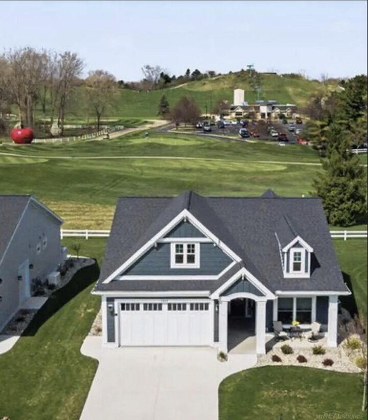 Property Photo:  4219 Village Green Drive  MI 48623 