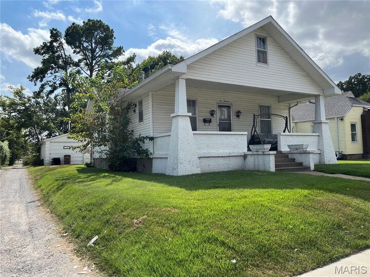 Property Photo: 617 &Amp 619 Jefferson Avenue MO 63703