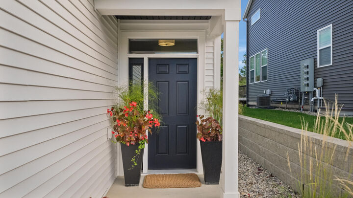 Property Photo:  2225 Watertown Way NE  MI 49505 
