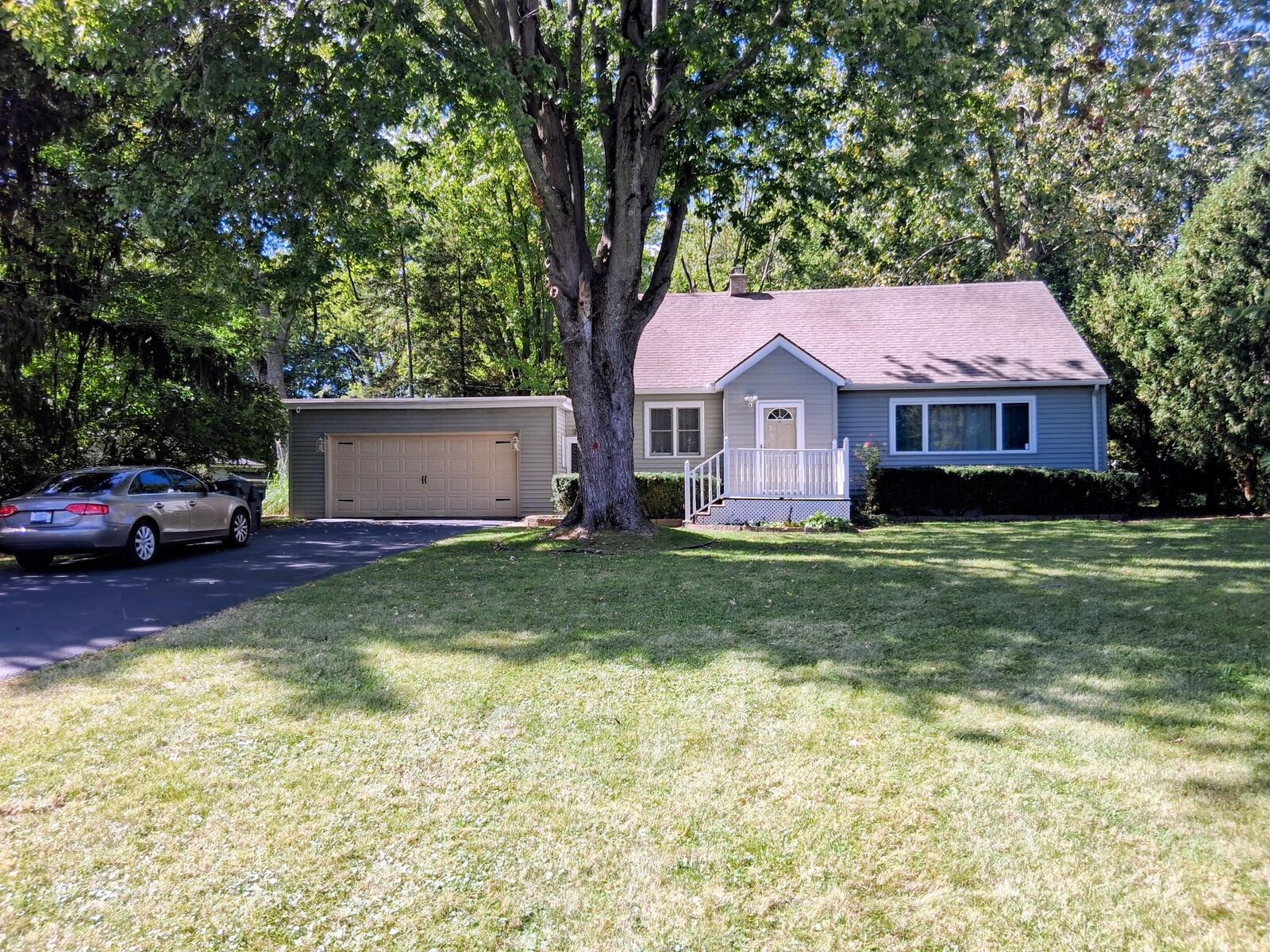 Property Photo:  2286 Washington Avenue  MI 49085 