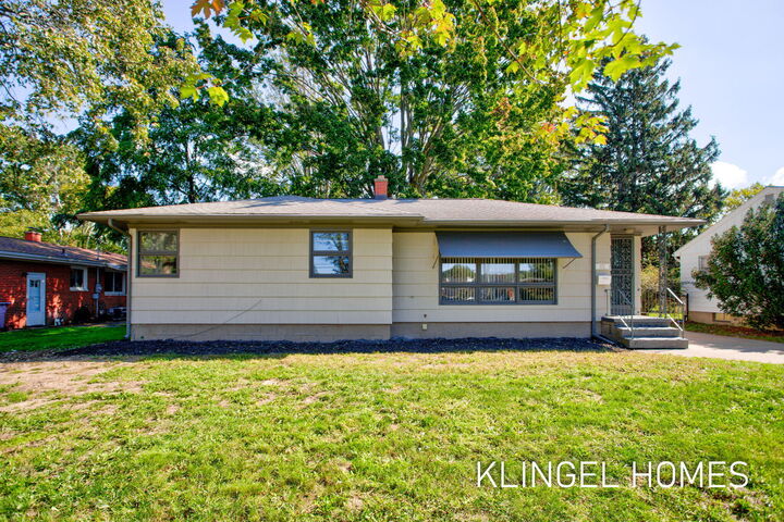 Property Photo: 902 S Despelder Street MI 49417