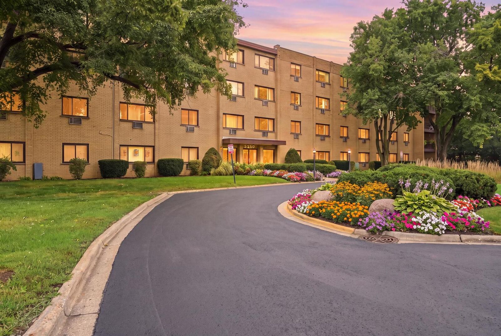 Property Photo: 6600 S Brainard Avenue 212 IL 60525
