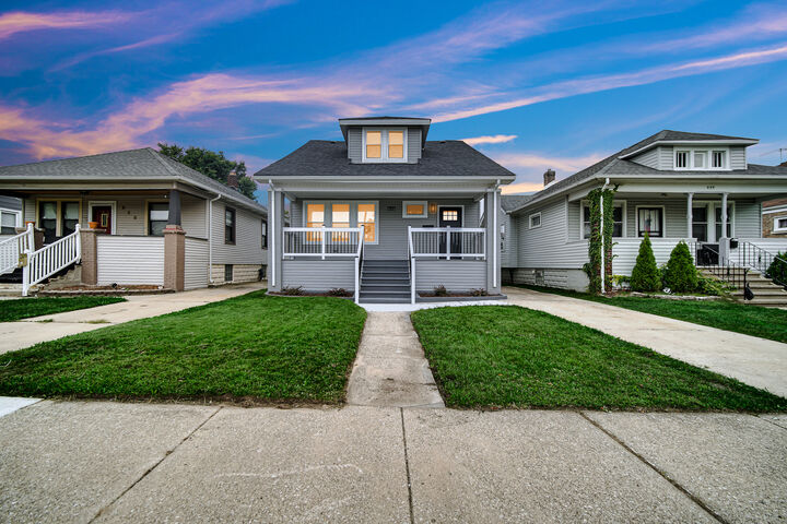 Property Photo:  656 Freeland Avenue  IL 60409 